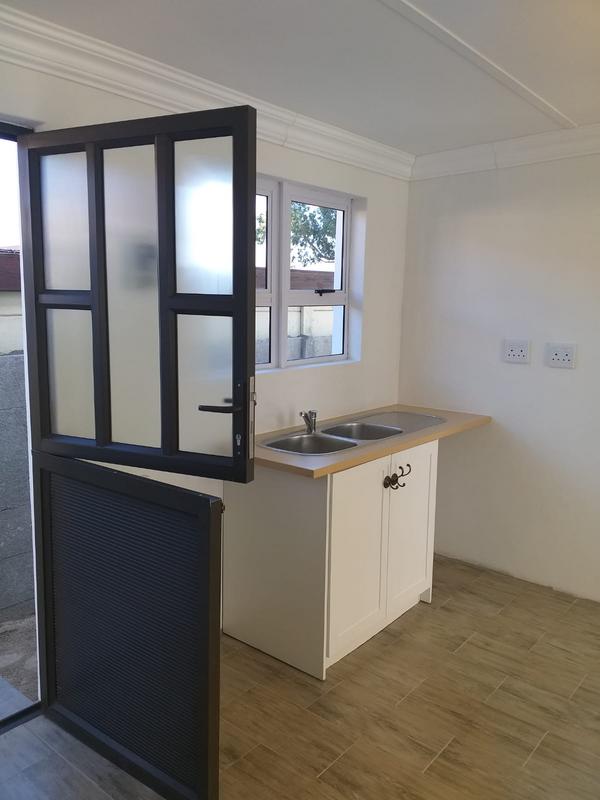 To Let 2 Bedroom Property for Rent in Goodwood Central Western Cape